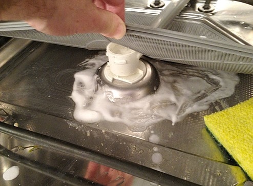 How to Clean Dishes by Hand – No Dishwasher? No Problem! - Simply Maid