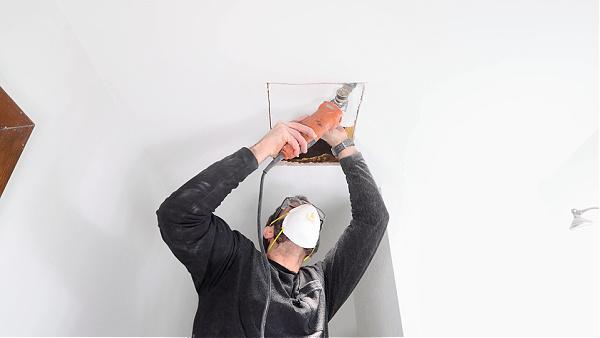 How to Cut Ceiling for Bathroom Exhaust Fan