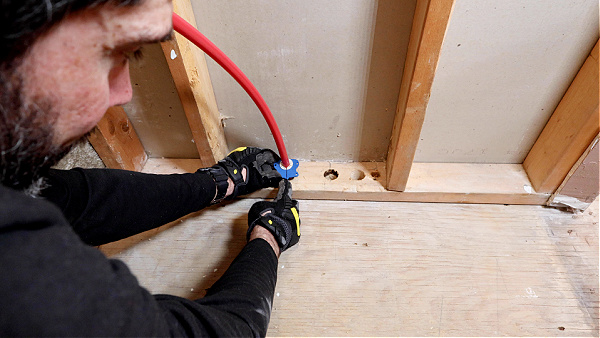 Thru-Stud Isolator with PEX A