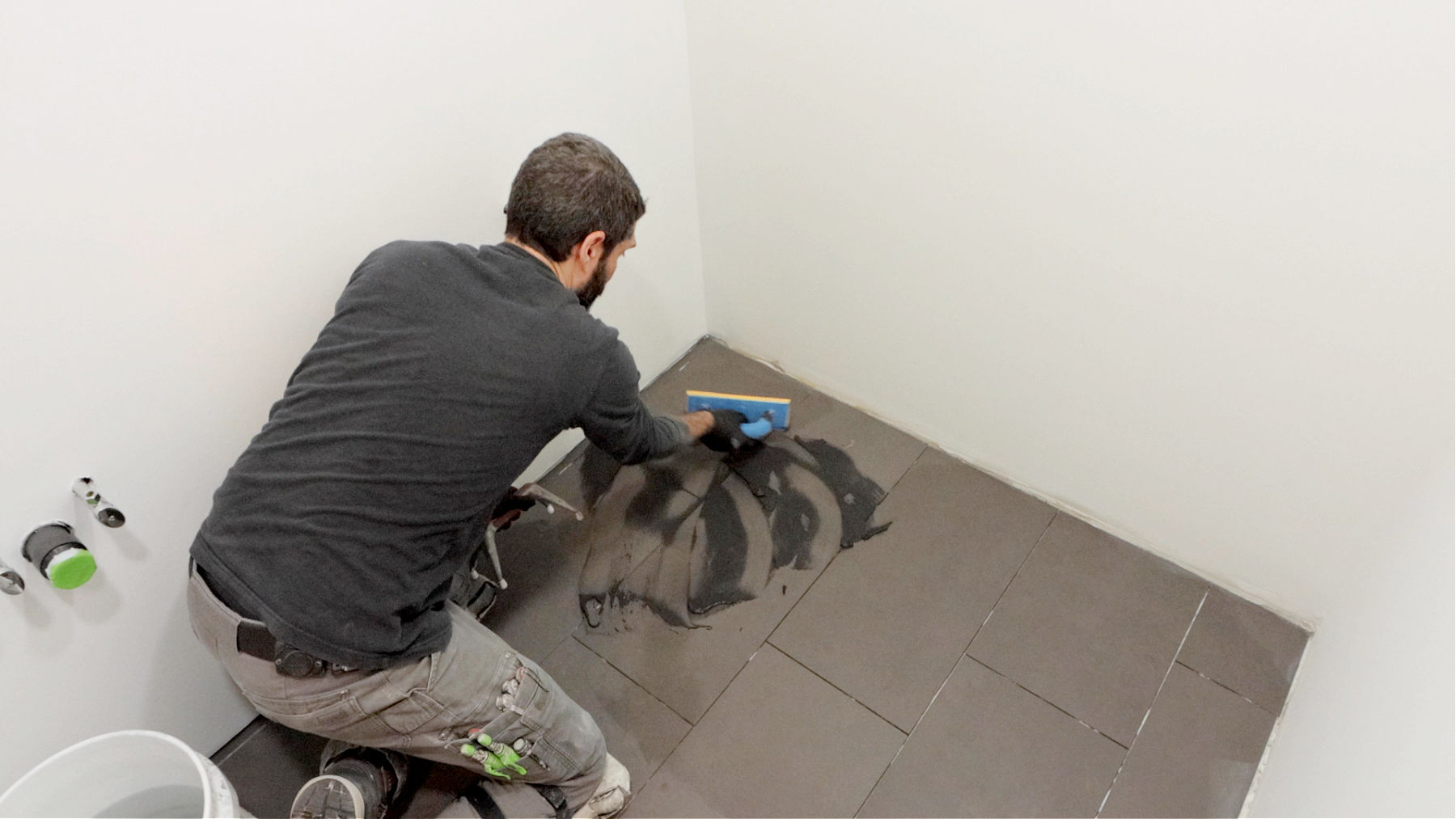 How to Grout Bathroom Tile Floor