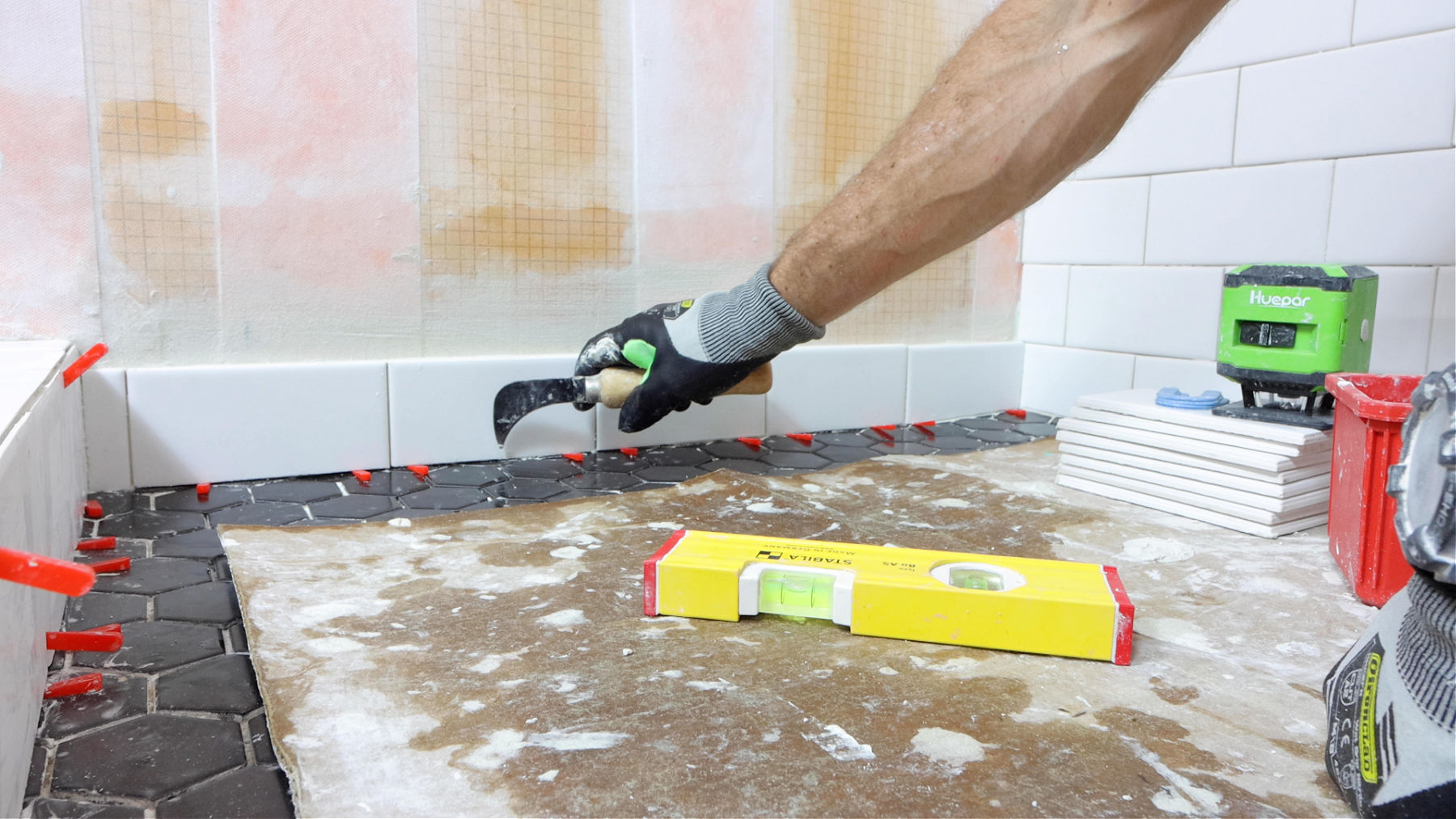 How to Set First Row on Side Wall