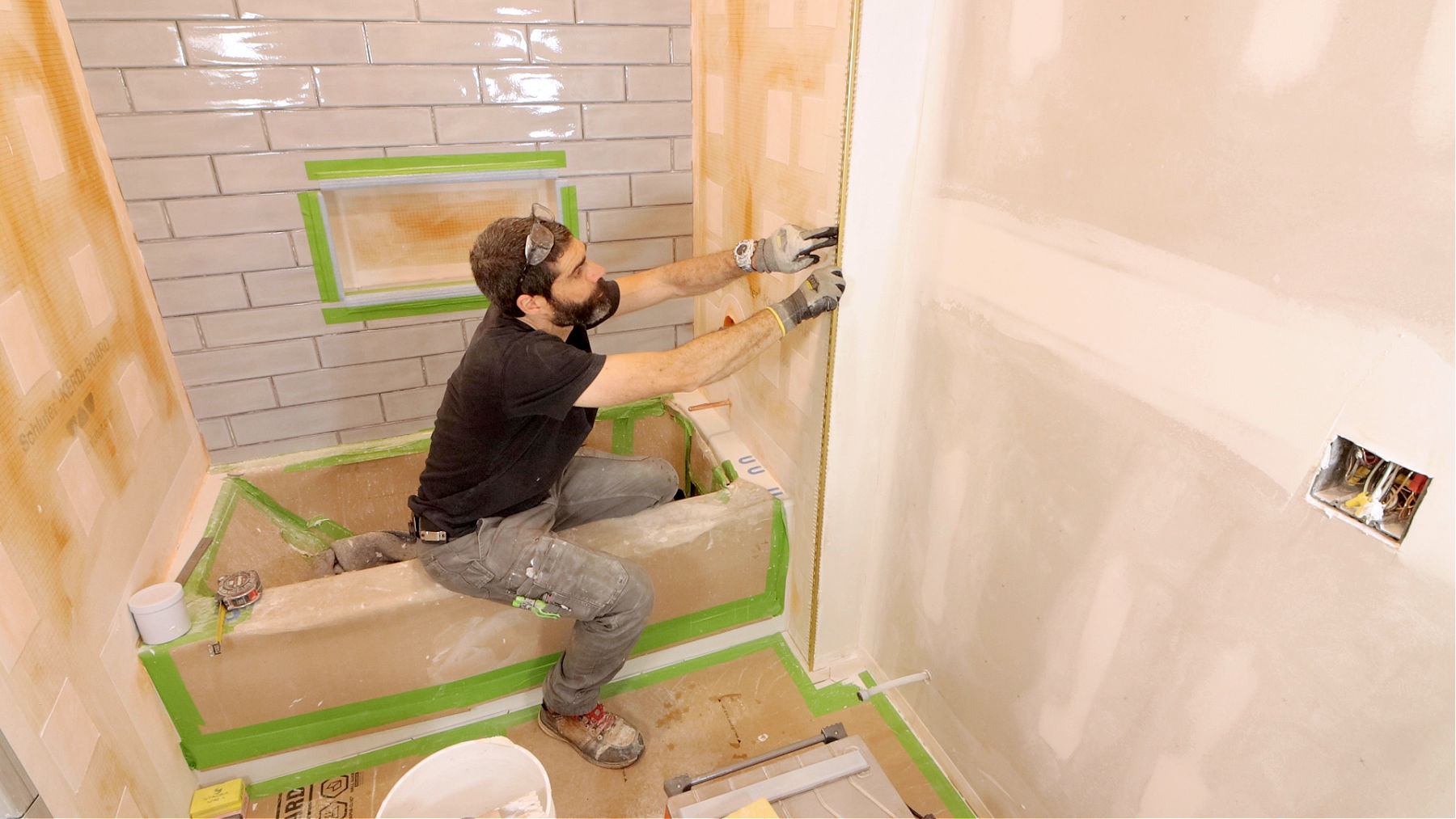 How to Set Vertical Schluter Profile and Plumbing Wall First Row