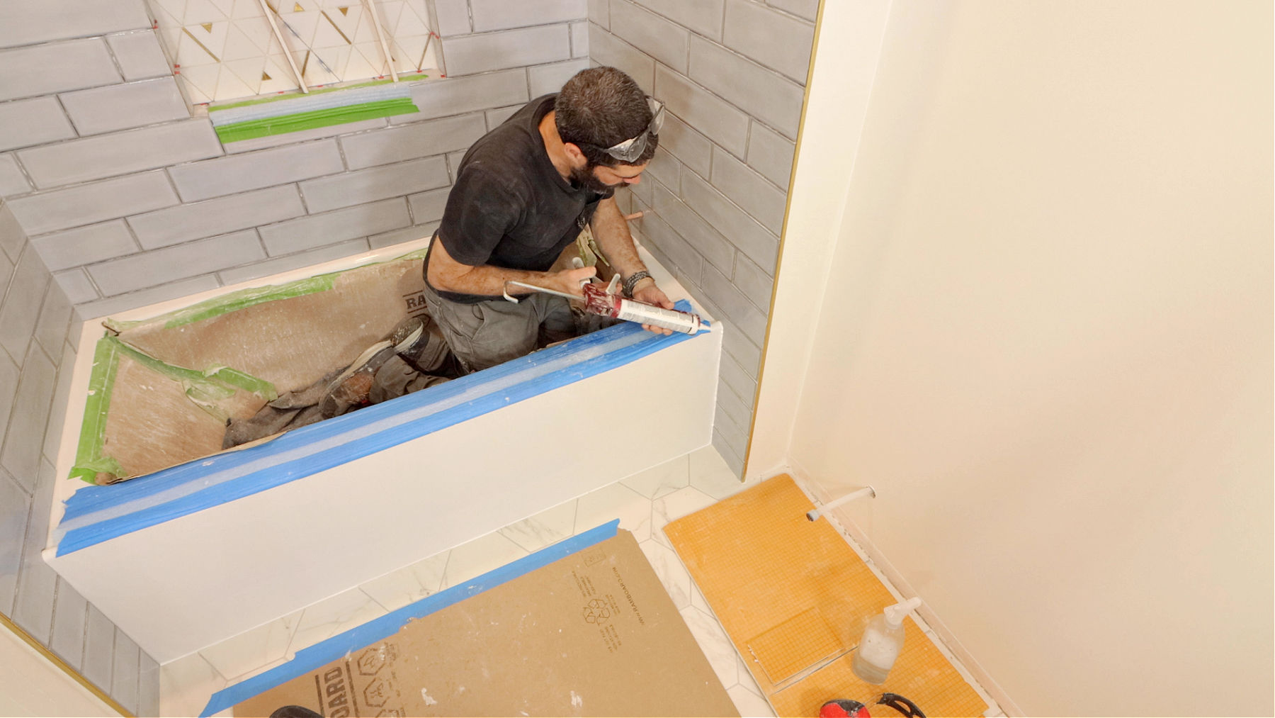 How to Silicone Tile to Tub