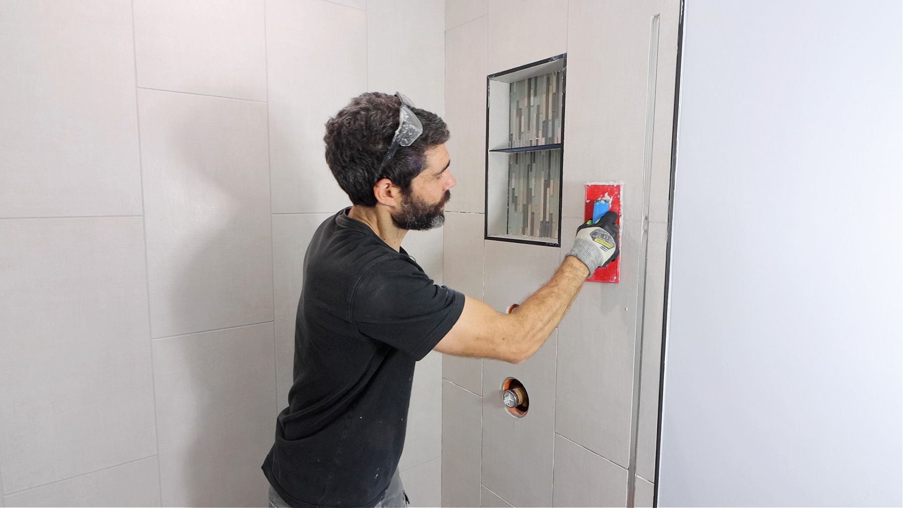 How to Grout Shower Walls