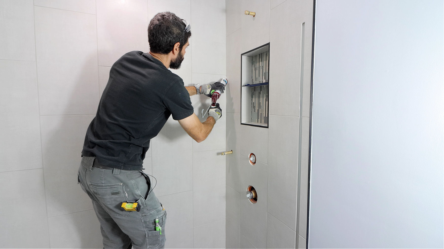 How to Caulk Shower Wall Corners and Niche
