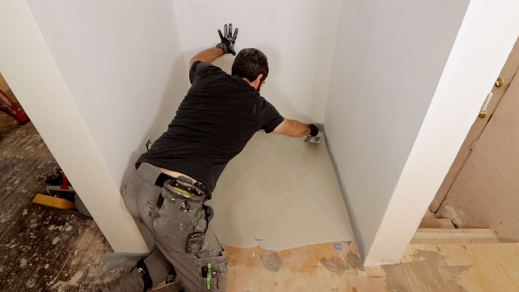 Kitchen Floor Self-Leveling Part 3: Pouring Leveler